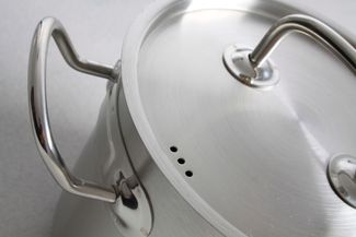 Stew pot high – with lid, HENDI, Kitchen Line, 2,8L, ⌀160x(H)140mm 1