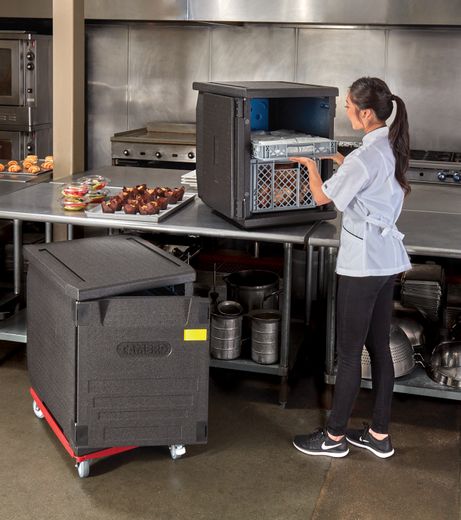 Professional grade insulated carrier Cam GoBox, front-loaded, for 600x400 mm containers, without guides., Cambro, 155 L, without guides, 155L, Black, 770x540x(H)687mm 1