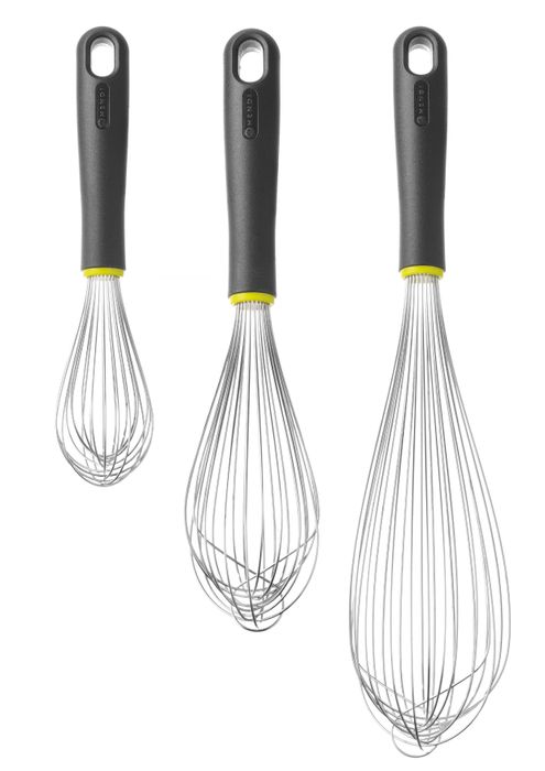 Piano whisk with 12 piano wires