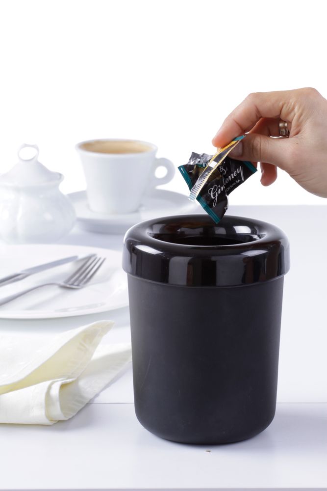 Tafelafvalbak of bestekhouder