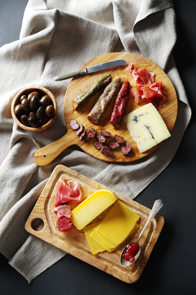 Planche à servir en bois d'olivier, HENDI, 335x205x(H)25mm